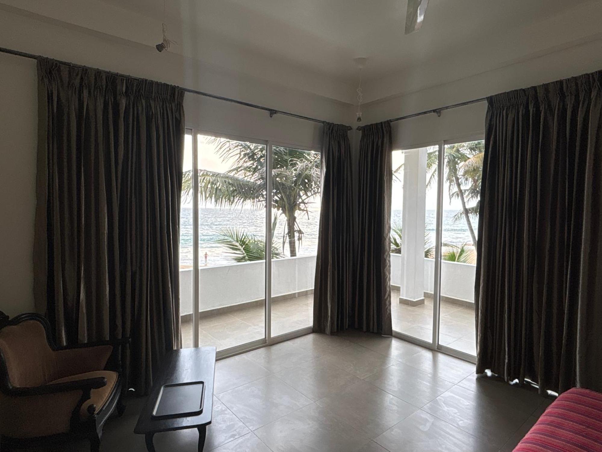 Mirage Beach House At Morava Court Хикадува Екстериор снимка
