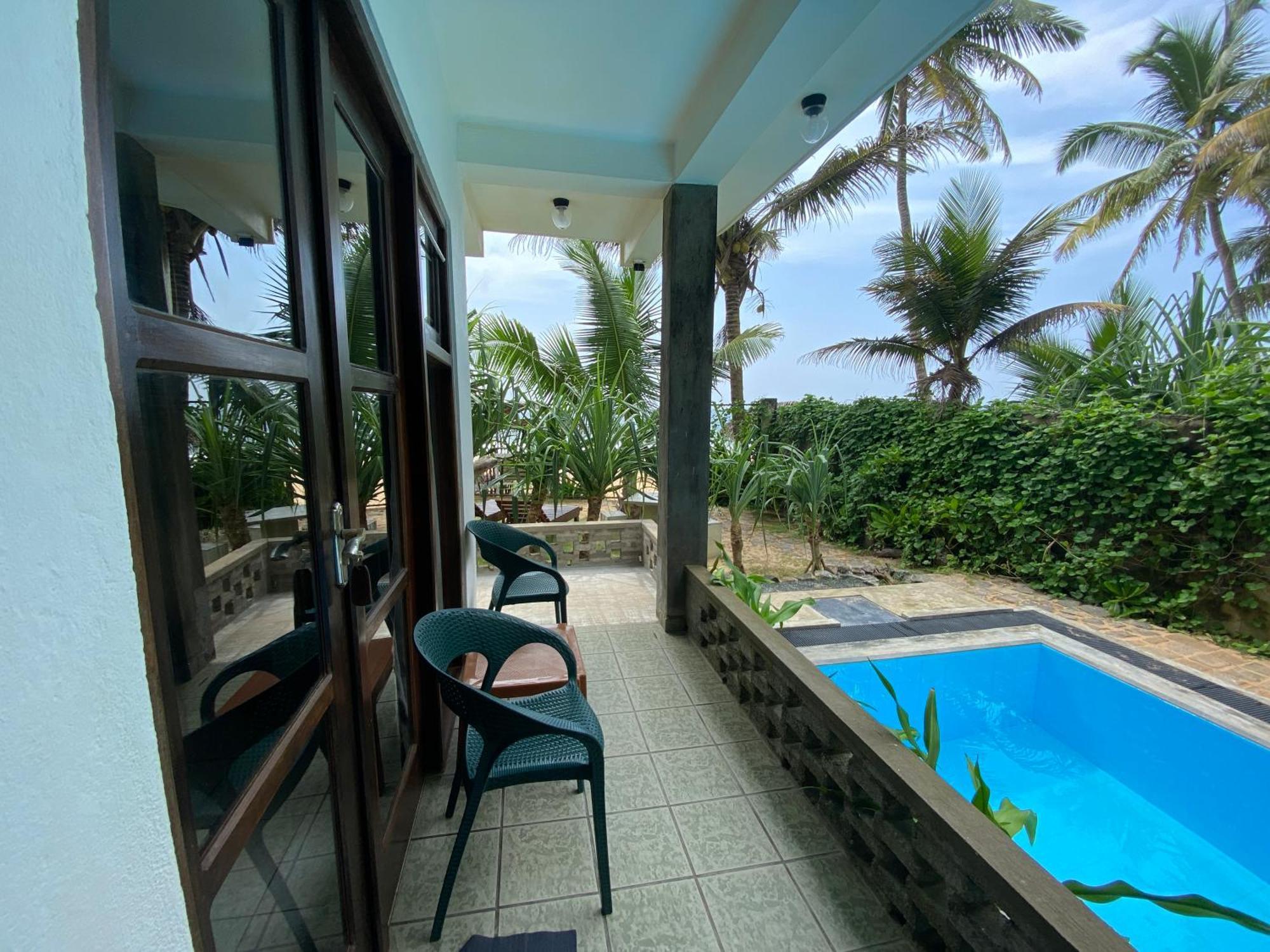 Mirage Beach House At Morava Court Хикадува Екстериор снимка