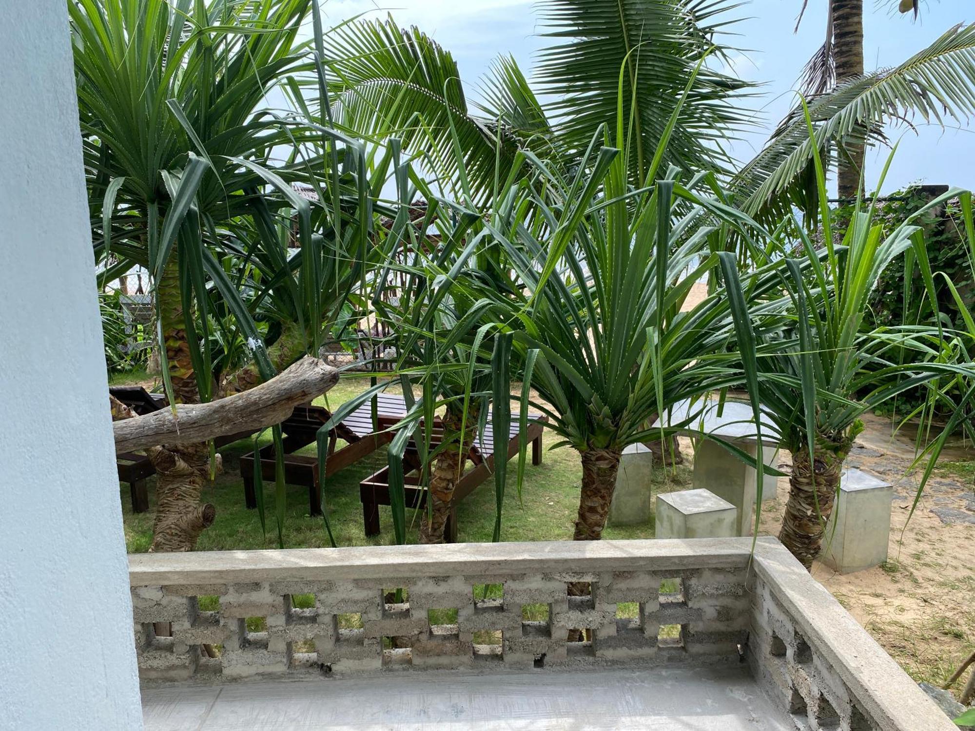 Mirage Beach House At Morava Court Хикадува Екстериор снимка