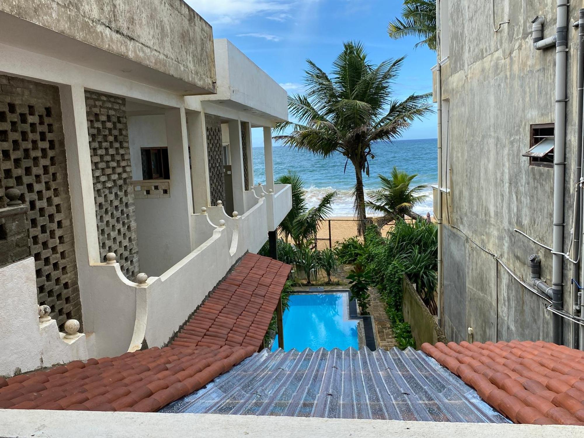 Mirage Beach House At Morava Court Хикадува Екстериор снимка