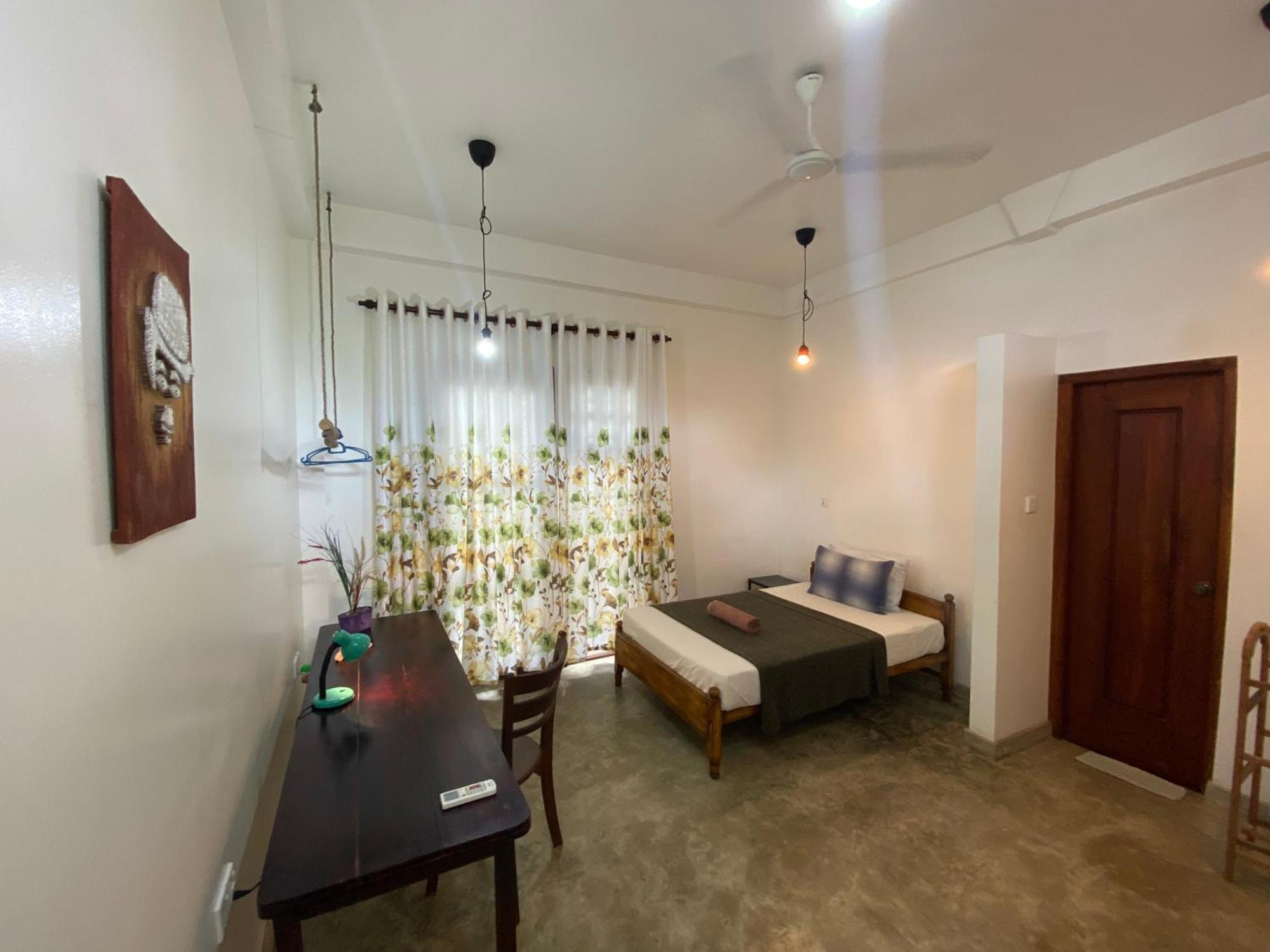Mirage Beach House At Morava Court Хикадува Екстериор снимка
