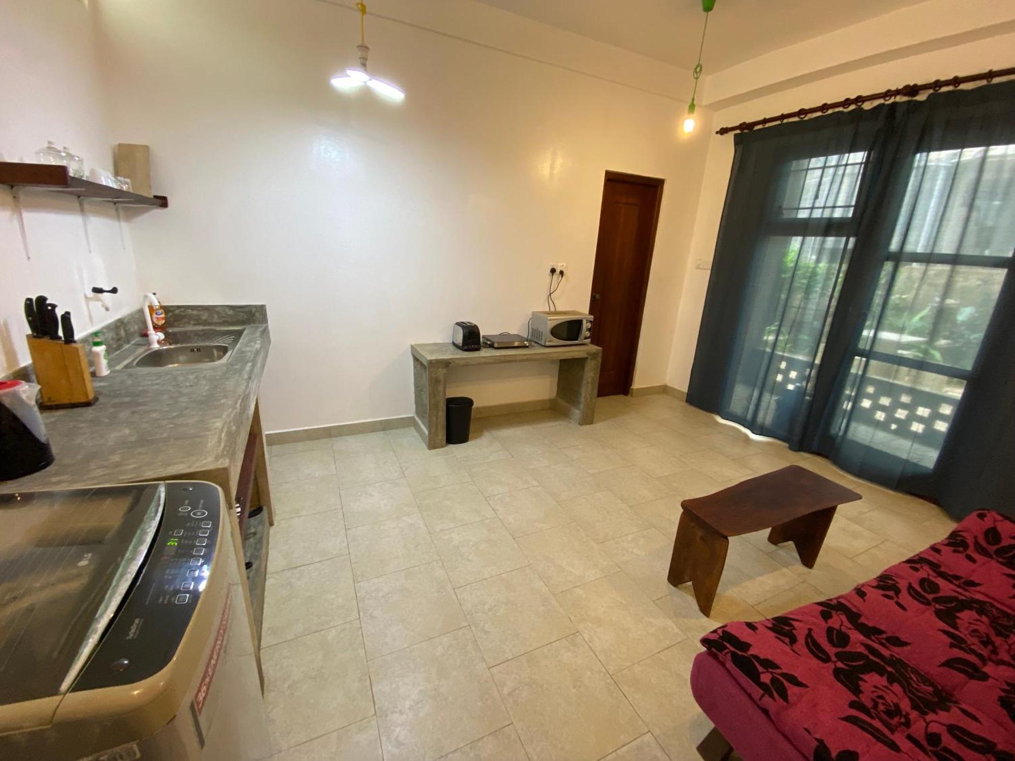 Mirage Beach House At Morava Court Хикадува Екстериор снимка