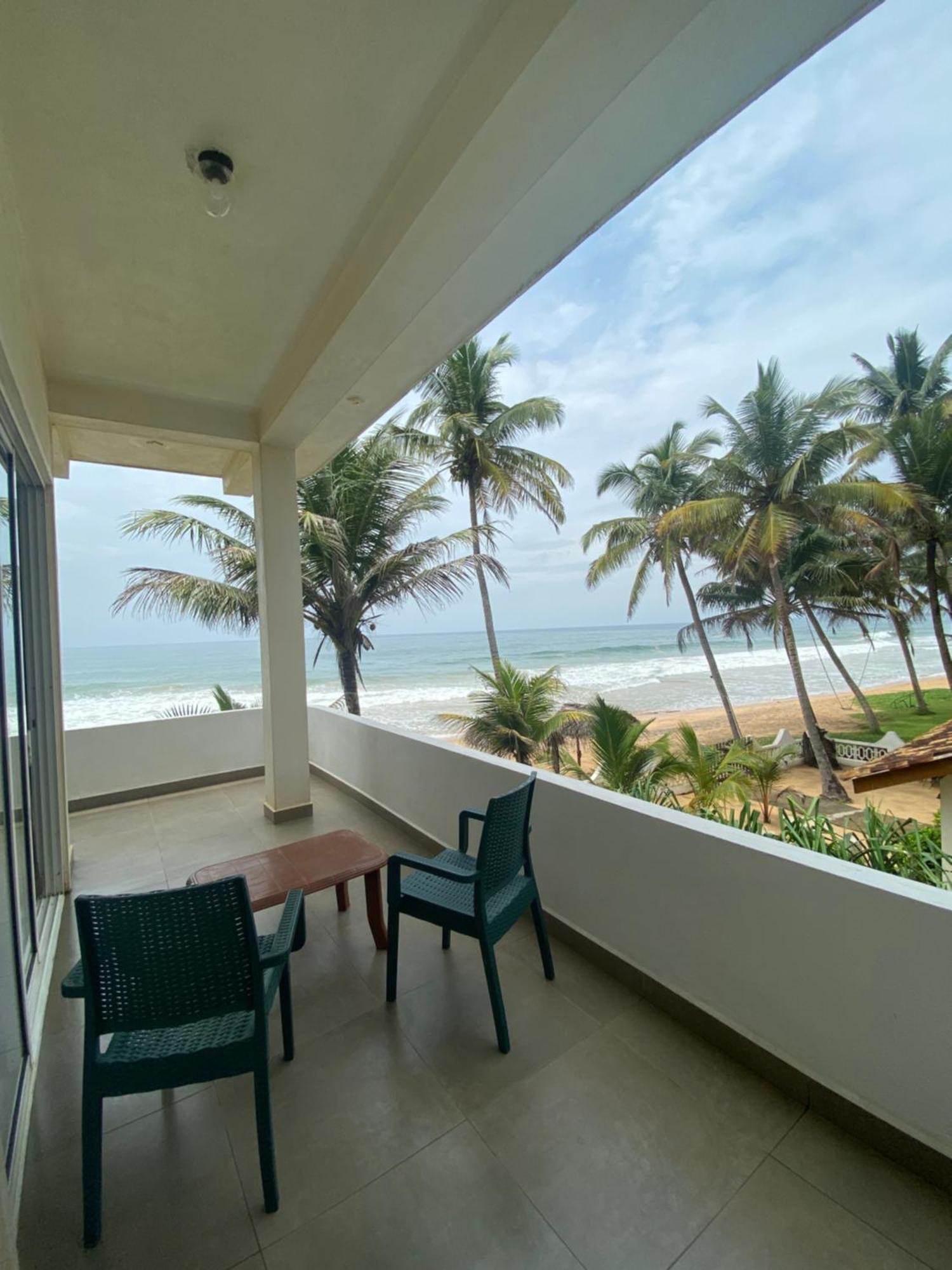 Mirage Beach House At Morava Court Хикадува Екстериор снимка