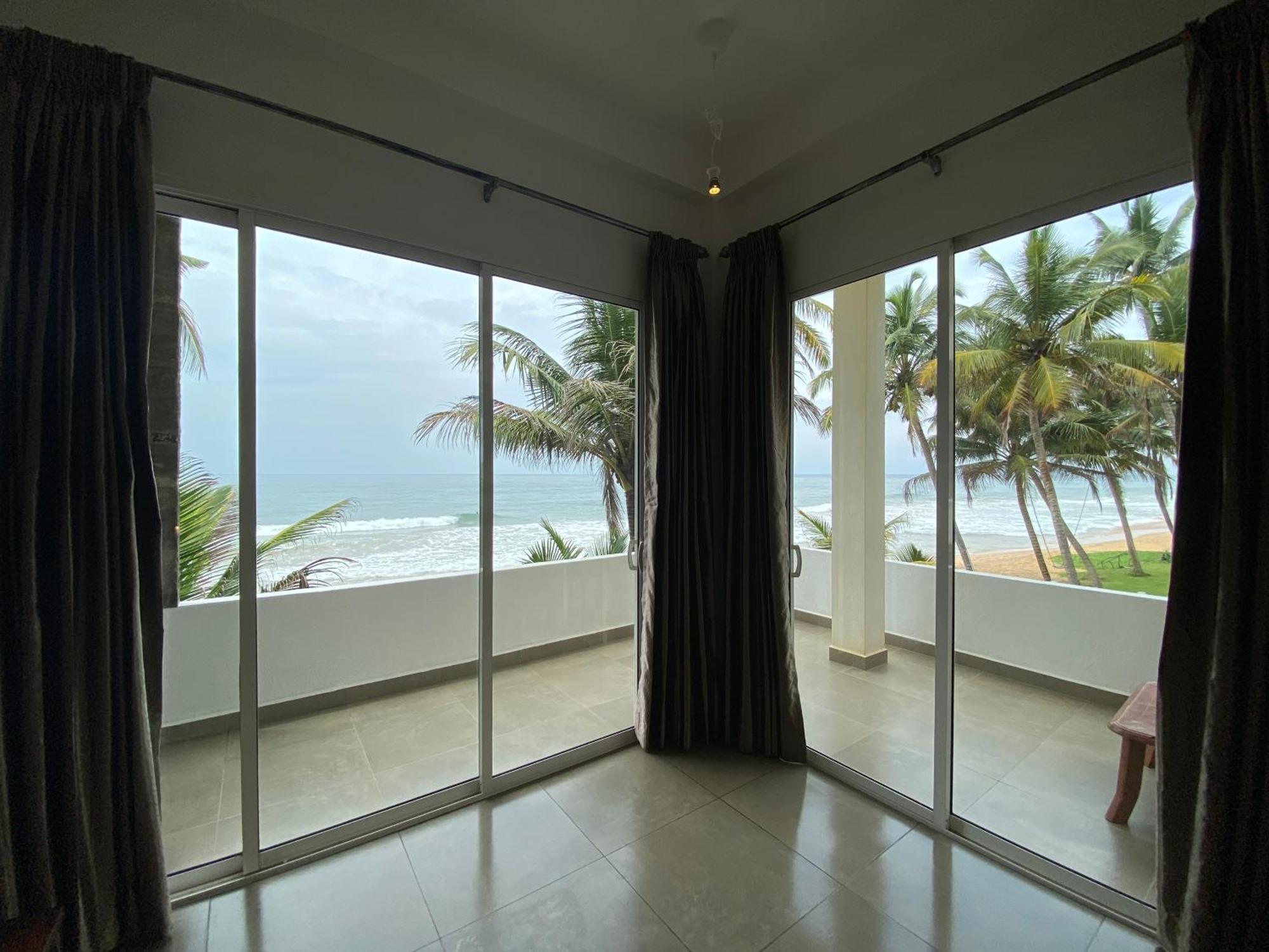 Mirage Beach House At Morava Court Хикадува Екстериор снимка