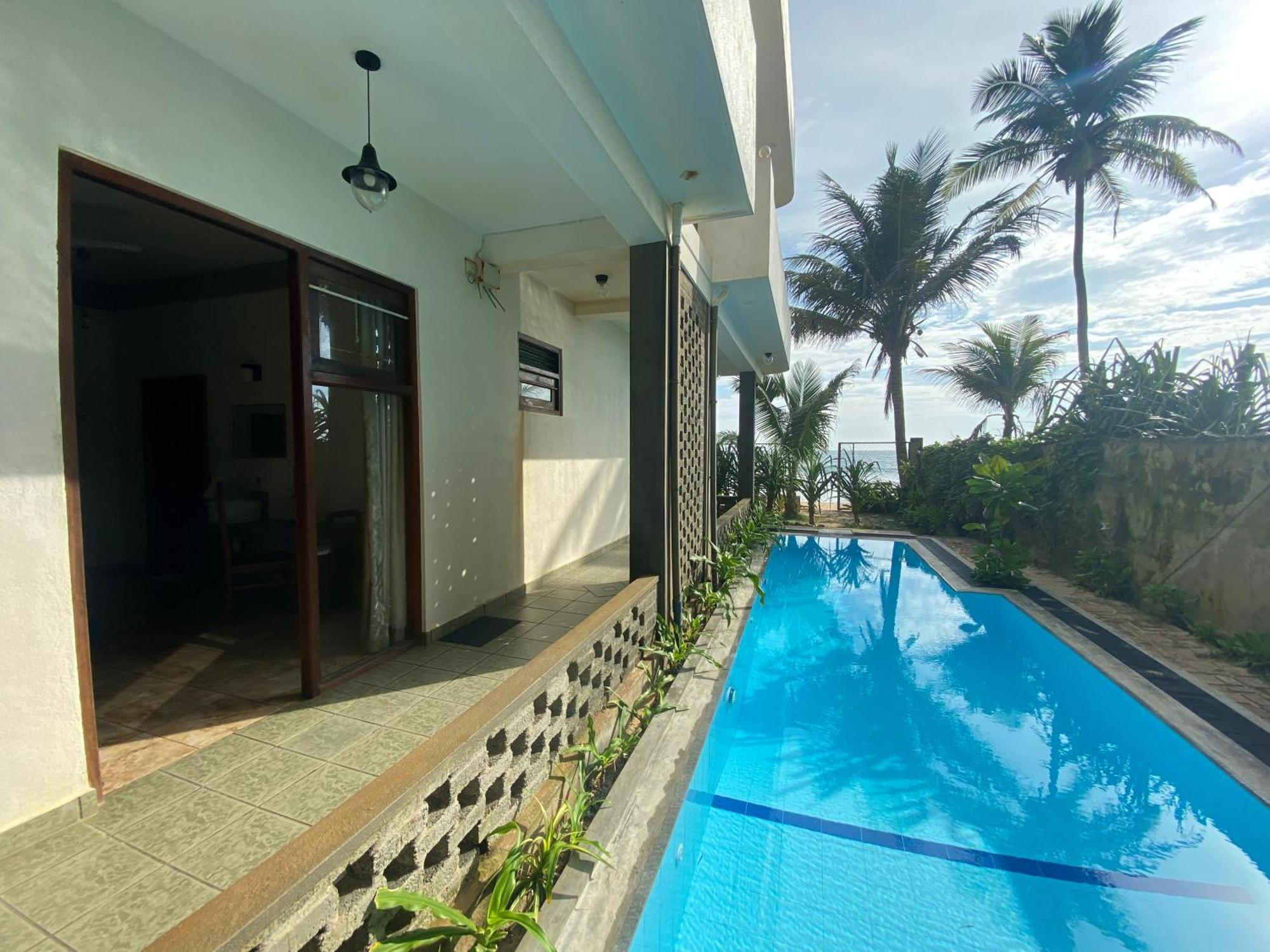 Mirage Beach House At Morava Court Хикадува Екстериор снимка