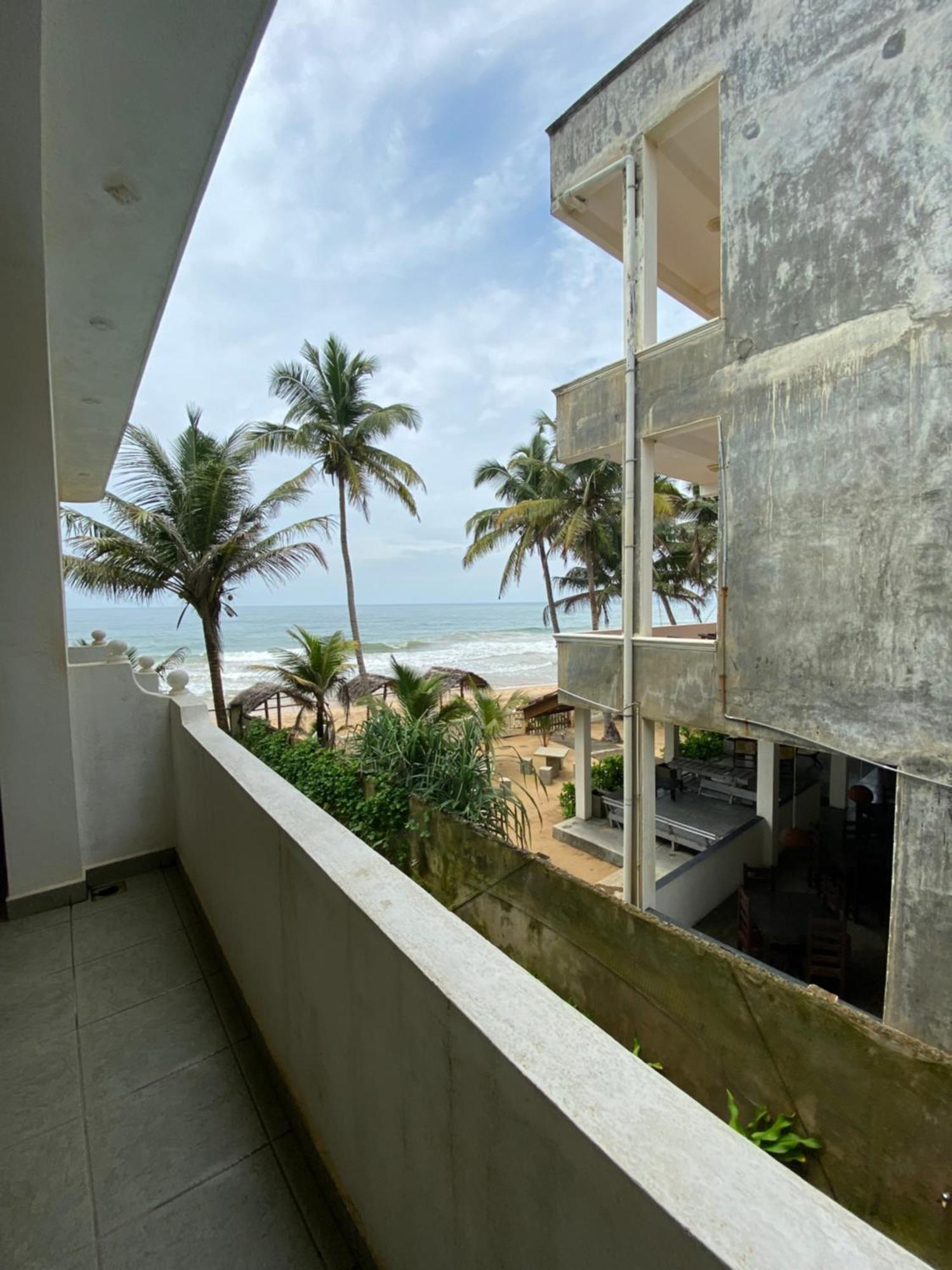 Mirage Beach House At Morava Court Хикадува Екстериор снимка