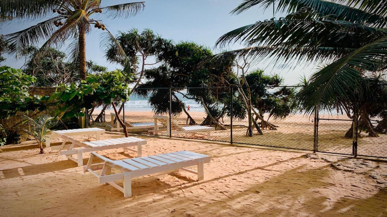 Mirage Beach House At Morava Court Хикадува Екстериор снимка